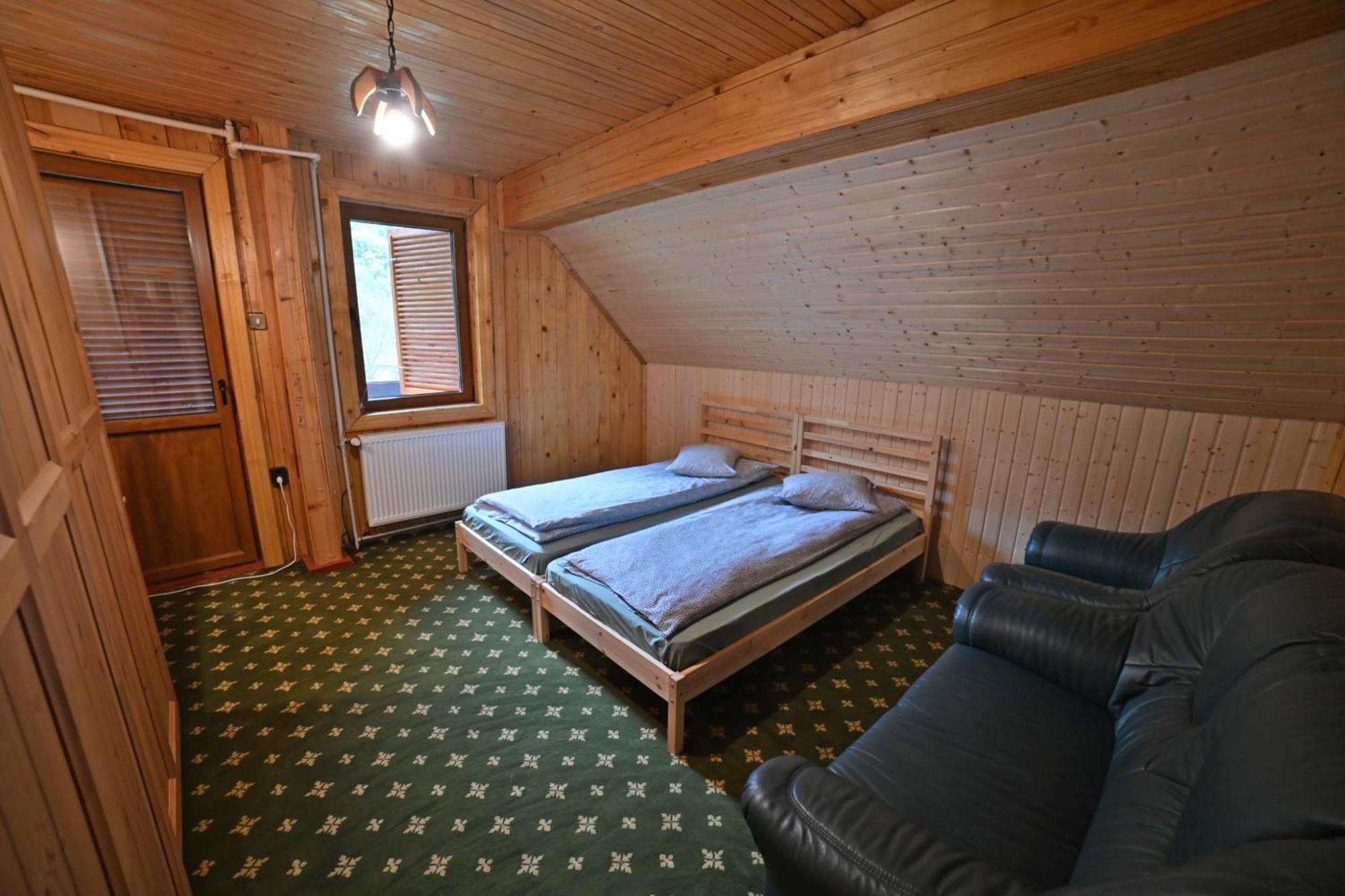 Casa De Vacanta Satic Piatra Craiului La Doi Viermi Экстерьер фото